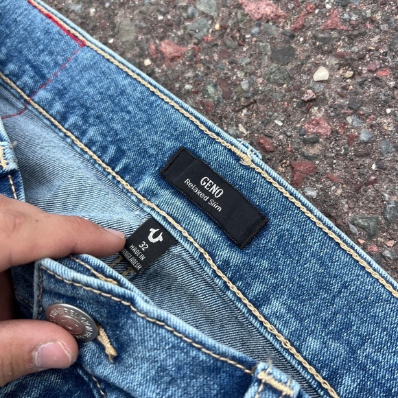 True Religion Geno Relaxed Slim Jeans Mens Size 32 Light Wash Denim - Picture 3 of 6